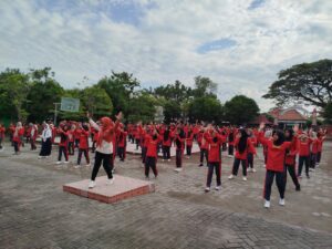 GERAKAN AKSI BERGIZI DI SMPN 1 PANGKUR